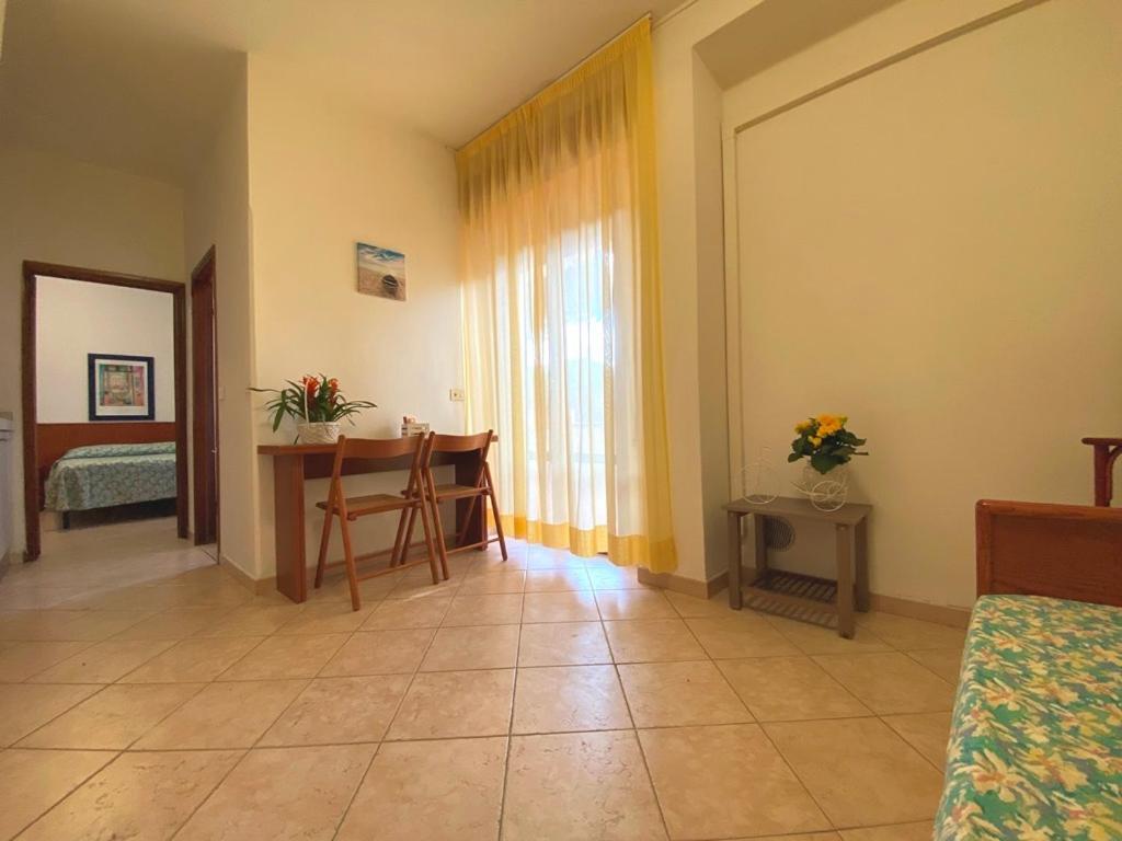 Eden Apartment *